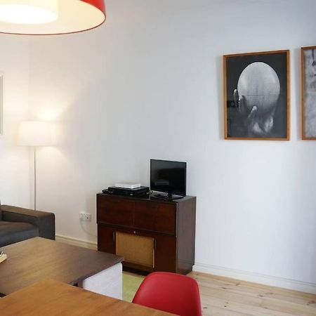 Two Bedroom Apt In Historic Location! Close To The River Lisbona Esterno foto