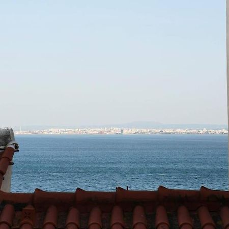 Two Bedroom Apt In Historic Location! Close To The River Lisbona Esterno foto