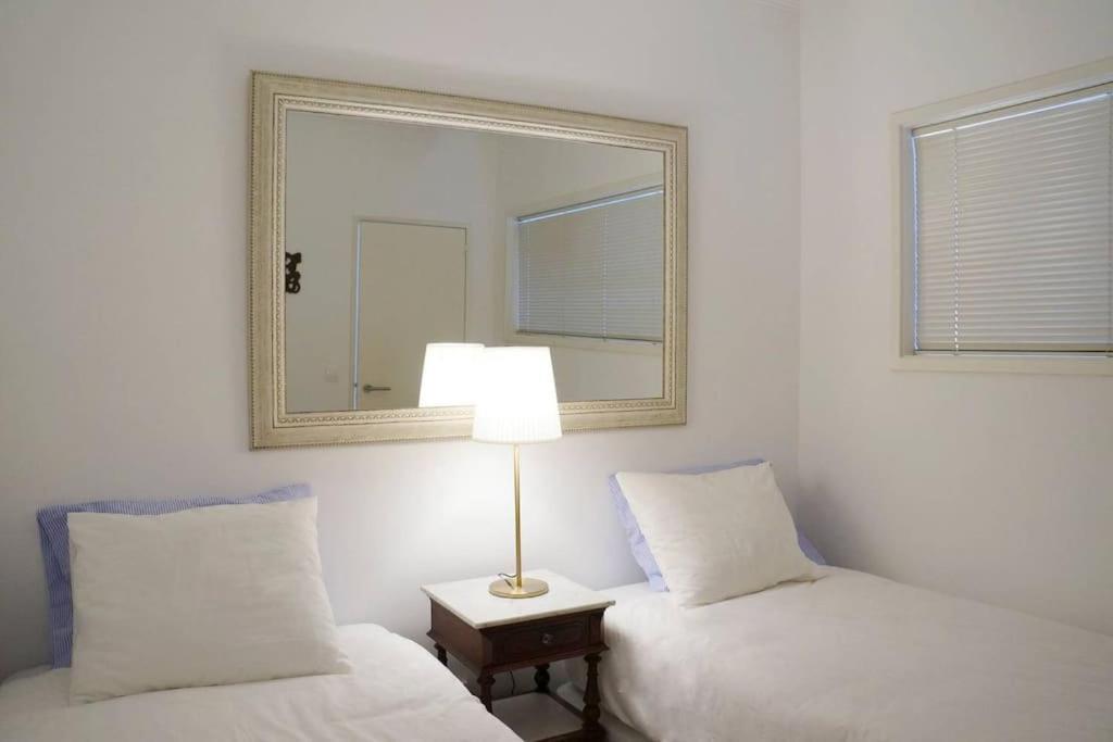 Two Bedroom Apt In Historic Location! Close To The River Lisbona Esterno foto